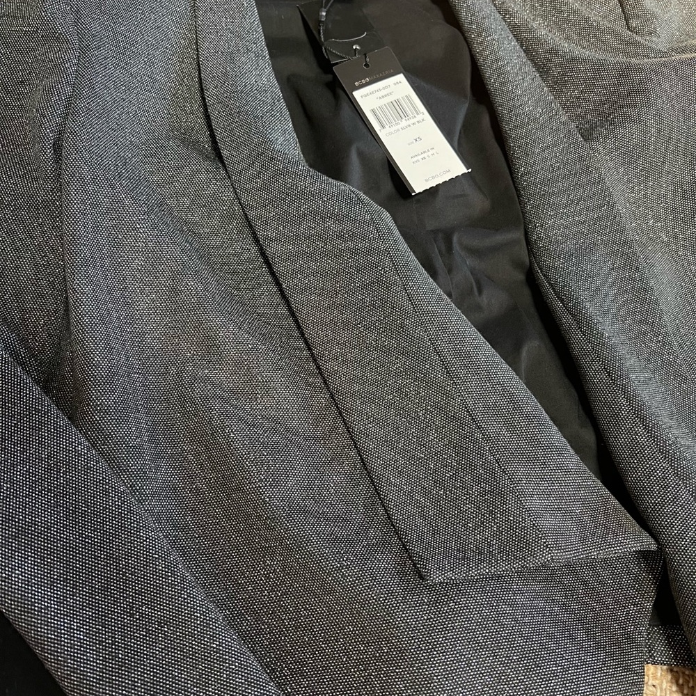 Glittery silver fitted BCBGMAXAZRIA blazer. - Picture 2 of 4